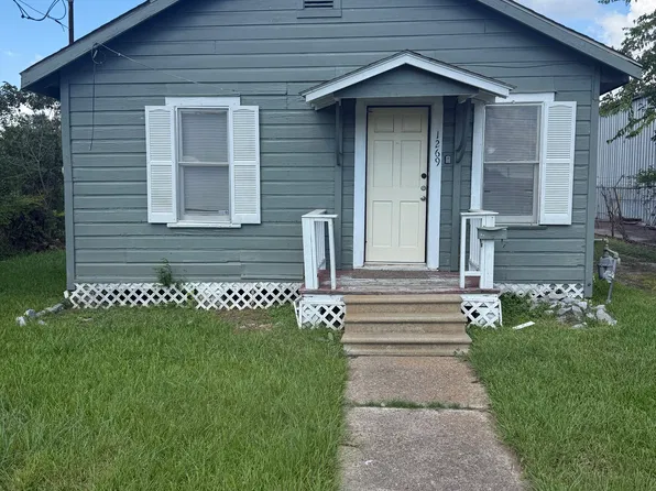 1269 Oregon Ave, Beaumont, TX 77705