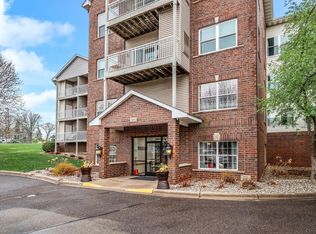 2231 Penn Pl APT 122, North Saint Paul, MN 55109