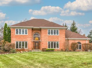 25800 N Arrowhead Dr, Mundelein, IL