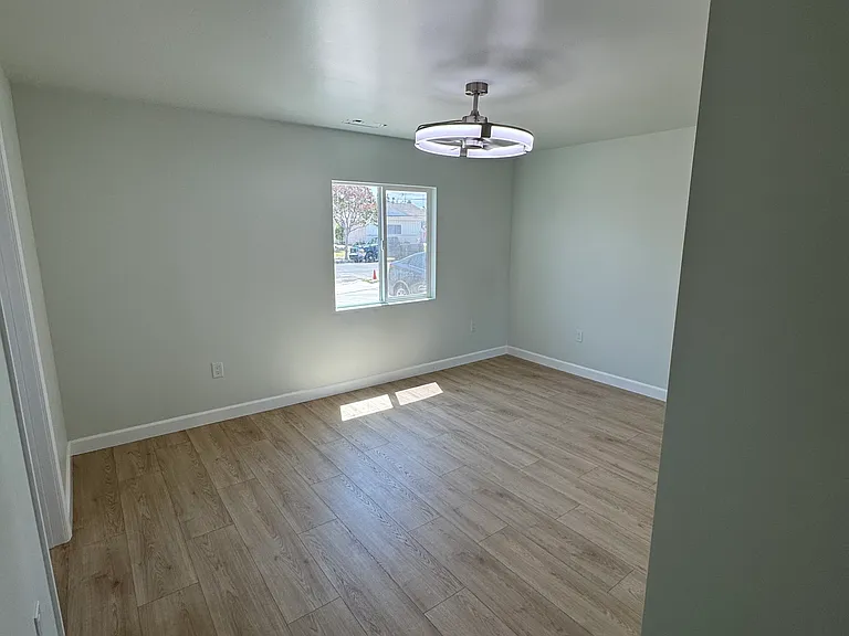 11313 Groveside Ave — Photo 5