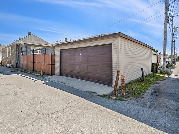 2nd image of 2342 N Lowell Ave