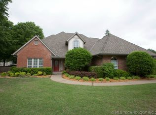 4715 E 105th Pl, Tulsa, OK 74137