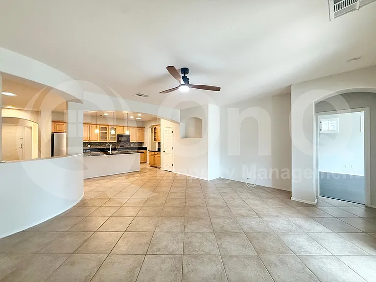 2848 E Fandango Dr — Photo 5