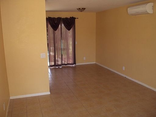 4th image of 10448 Stanfield Cir