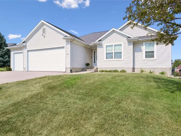 2810 Bullis Dr, Marion, IA 52302