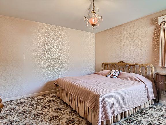 4th image of 6815 W Oakton Ct