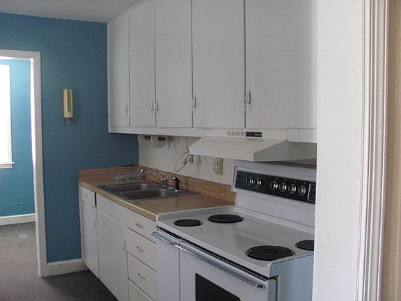 2nd image of 641 Lee Ave