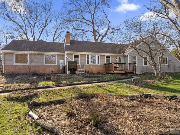 53025 Ridgewood Dr, South Bend, IN 46637