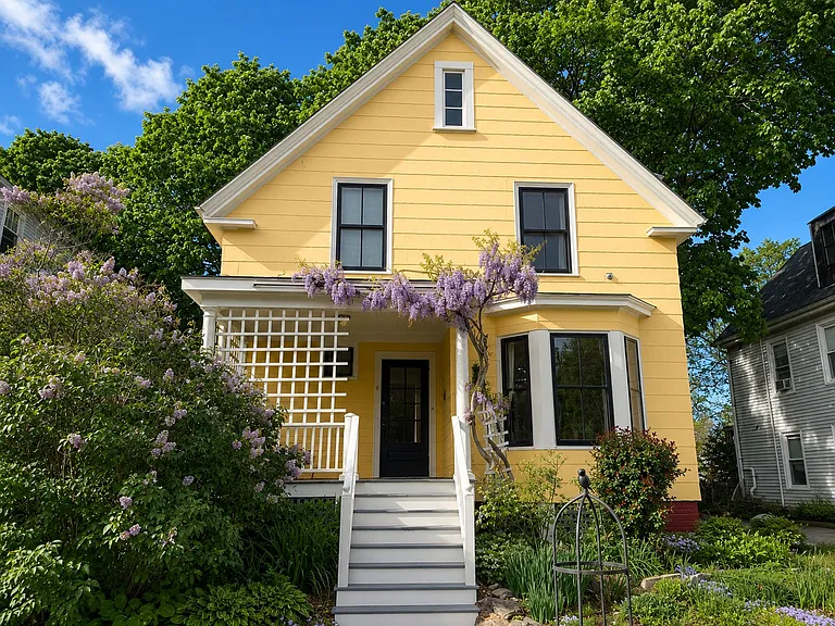 31 Sawyer St — Photo 12