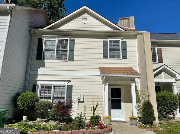 881 Glynn Oaks Dr, Clarkston, GA 30021