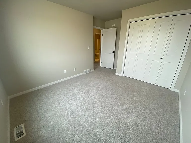 2232 Griffin Dr S — Photo 29