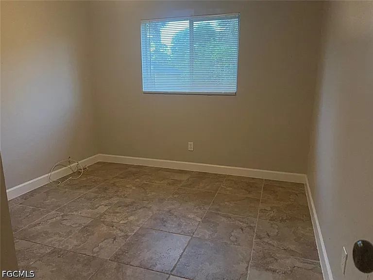 5130 30th St SW — Photo 6
