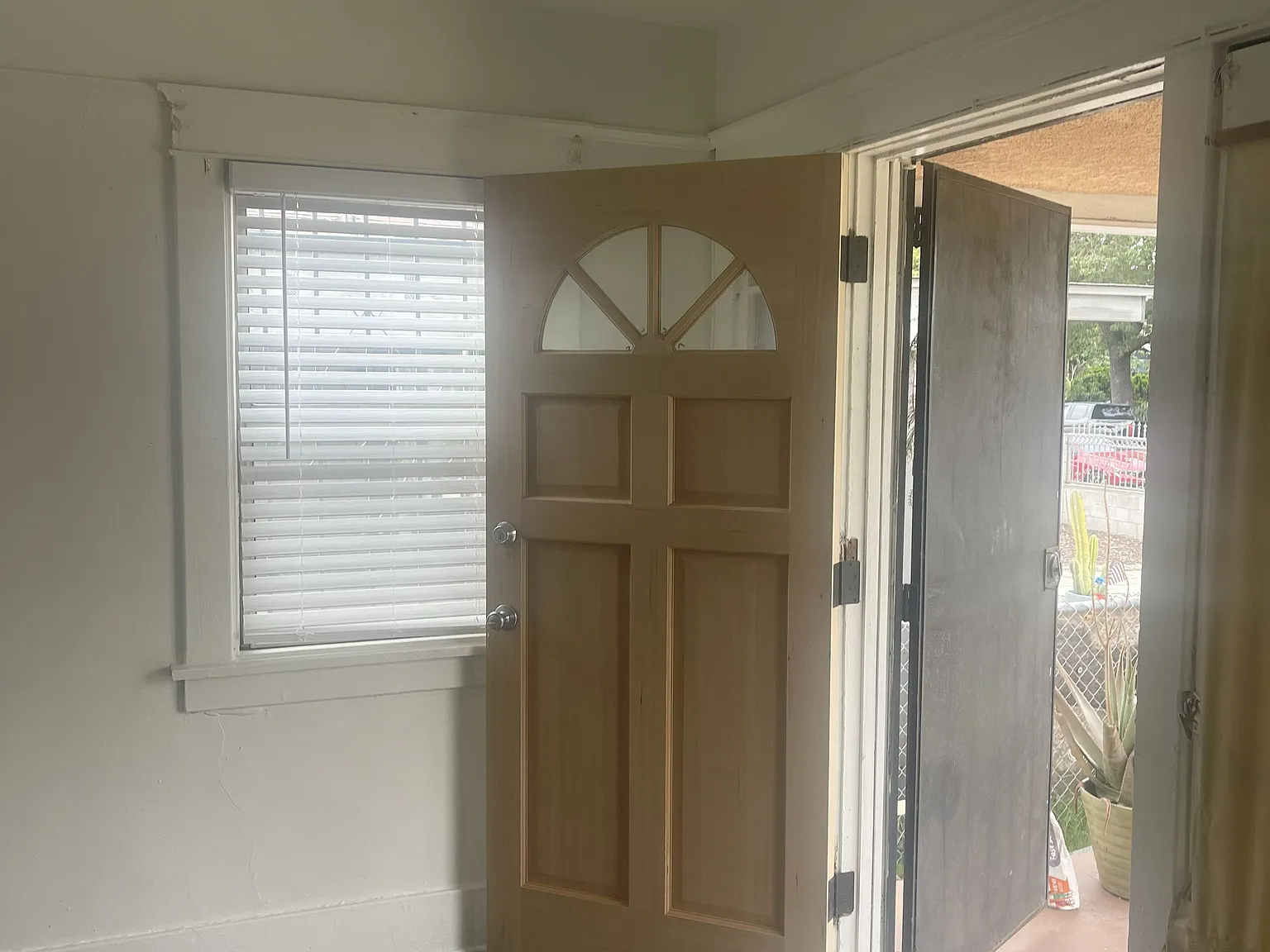 1 bed, 864 sqft, $2,200 — Photo 3