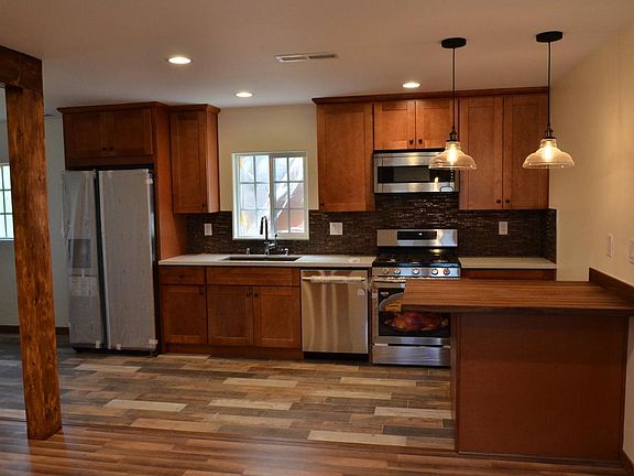 5th image of 595 N 19th St