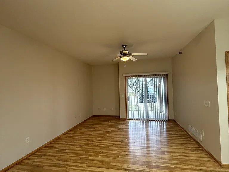 1805 SW White Birch Cir #5 — Photo 8