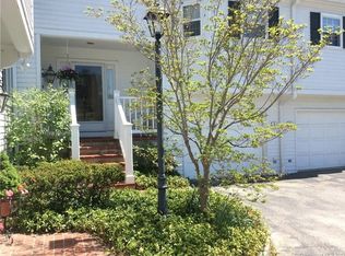 9 Hawthorne Ct, Litchfield, CT 06759