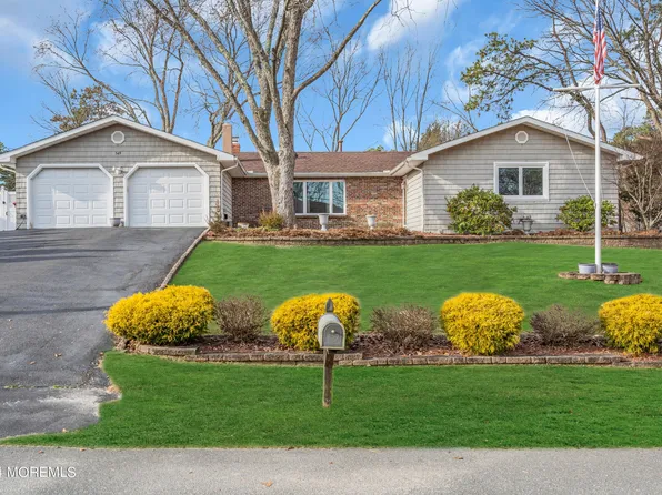 549 Columbus Circle SE, Bayville, NJ 08721