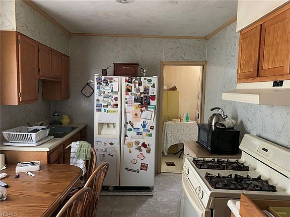 4th image of 12007 Wade Park Ave