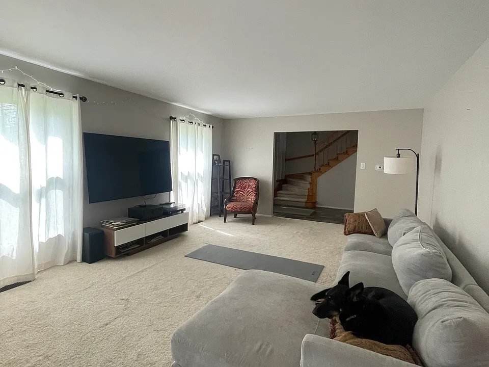 3618 N Royal Oak Dr