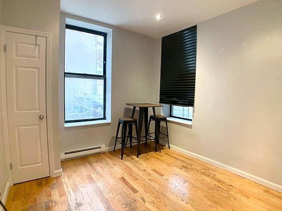 3rd image of 350 Manhattan Ave #4