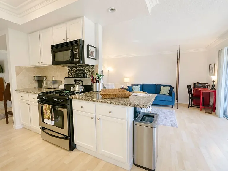 400 N Sunrise Way — Photo 25