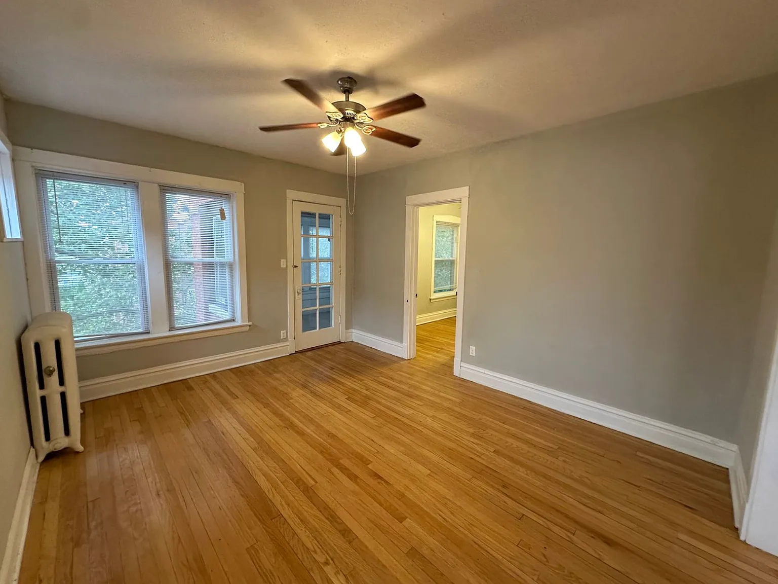 2 bed, 815 sqft, $1,975 — Photo 3