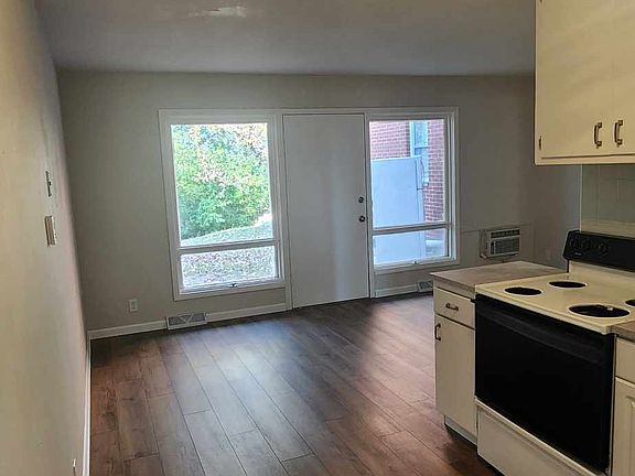 2nd image of 3420 S Beaumont Ave #4