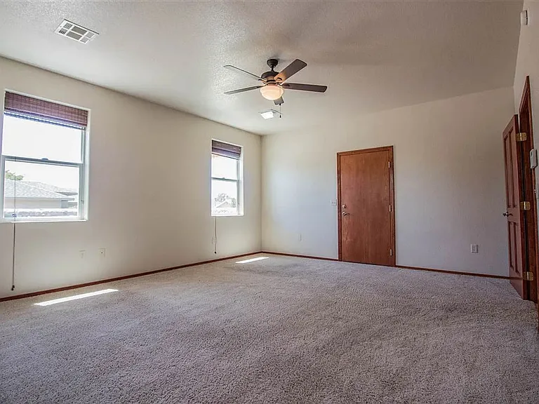 2309 Saguaro Loop — Photo 14