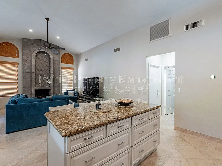 9910 E Sutton Dr — Photo 14
