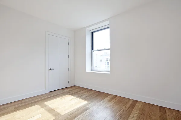 Rented by Bold New York | media 24