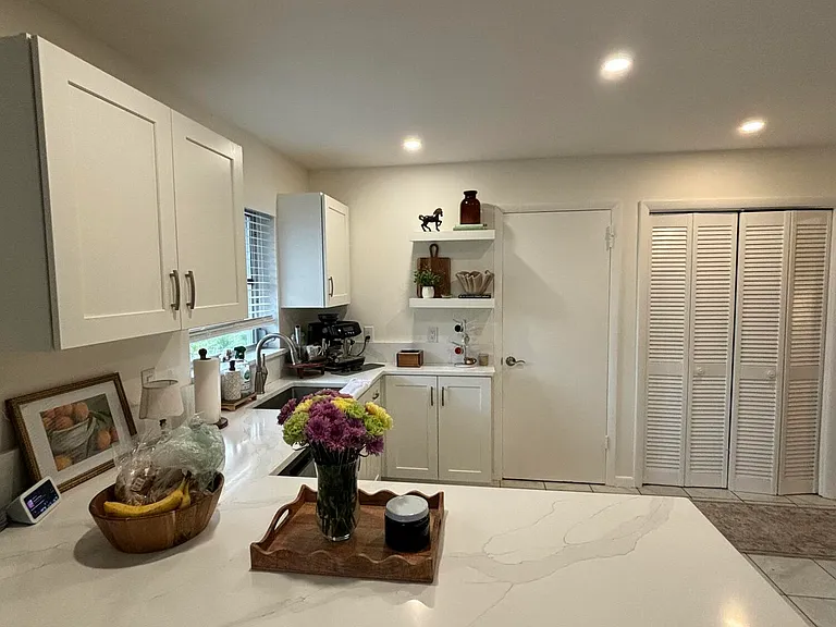 800 Ibis Way #4 — Photo 2
