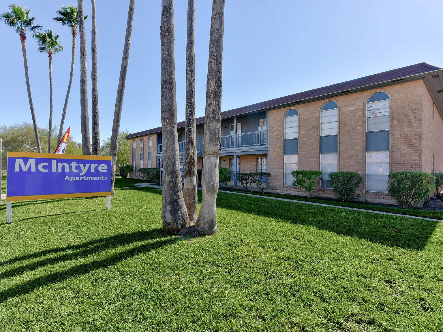 McIntyre Apartments — Photo 3