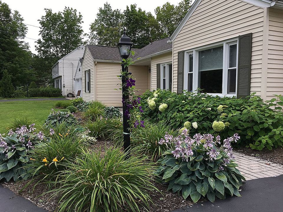 2nd image of 106 Valerie Dr