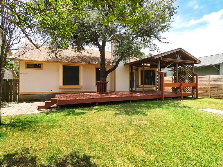 7913 Tiffany Dr — Photo 3