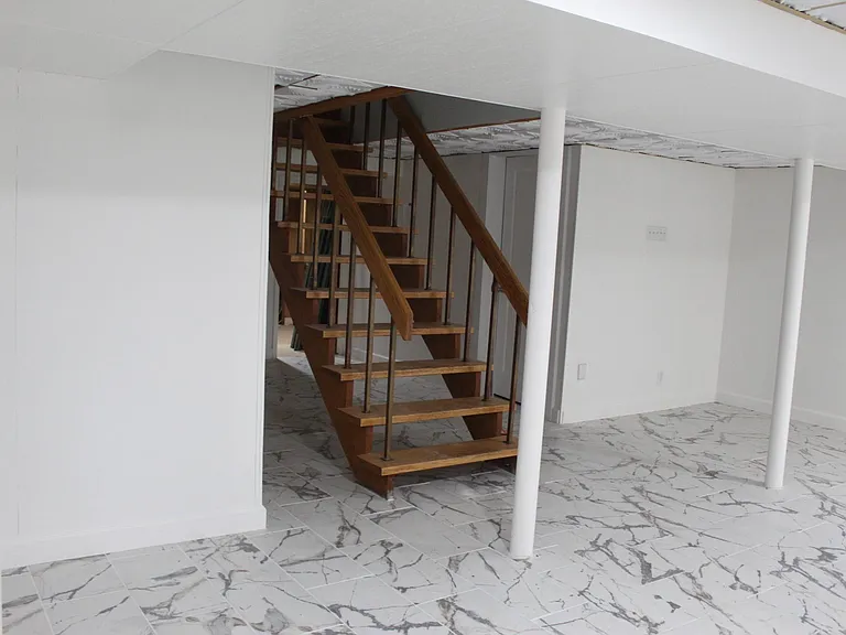 200 Hillside Ave — Photo 18