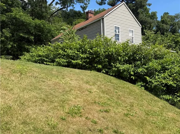 1209 N 8th St, Martins Ferry, OH 43935