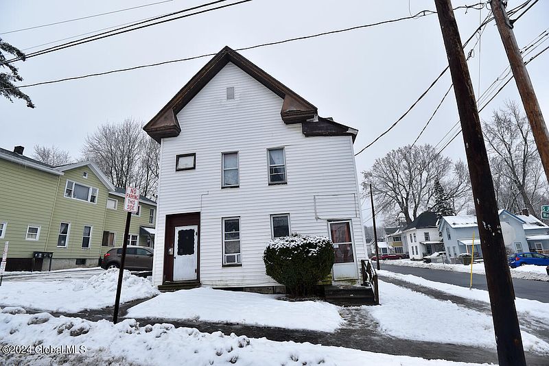 2nd image of 108 Washington Street