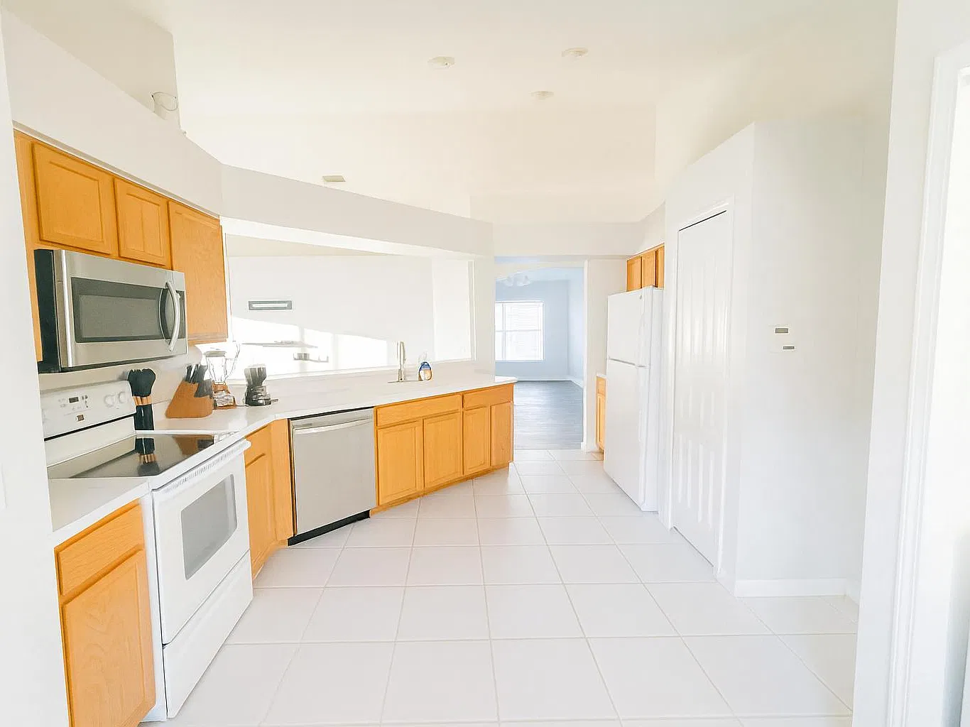 4 bed, 3.0 bath, 1831 sqft, $1,494 — Photo 4