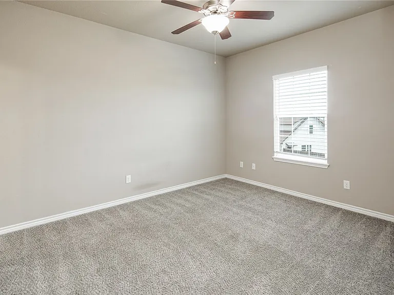 3433 Summerway Dr — Photo 14
