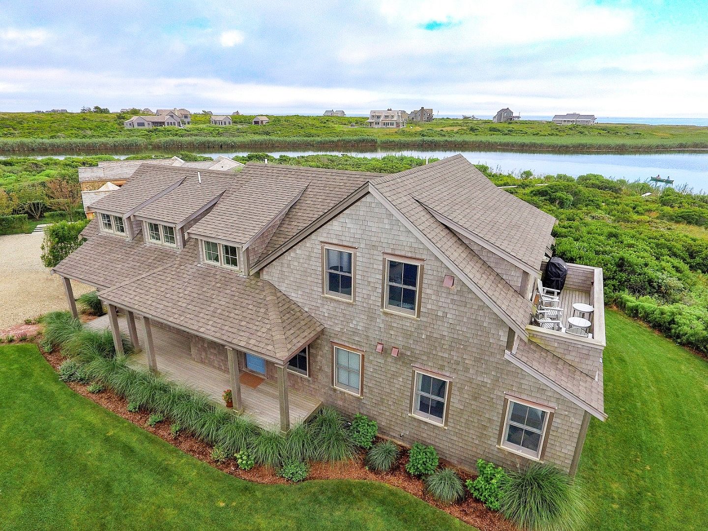 11 Columbus Ave, Nantucket, MA 02554 | MLS #92298 | Zillow