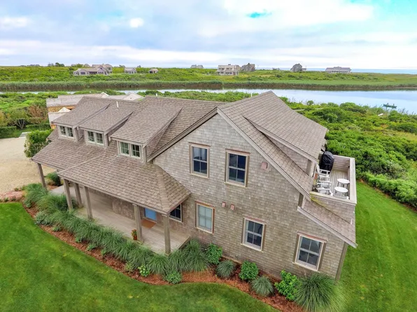 11 Columbus Ave, Nantucket, MA 02554