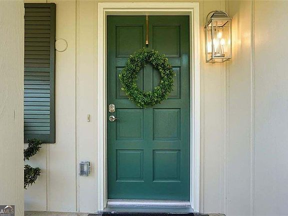 2nd image of 4304 Lindsey Way NE