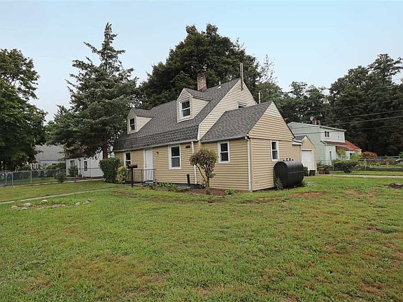 5th image of 108 Maplewood Dr