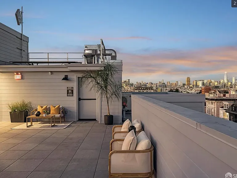 986 S Van Ness Ave #201 — Photo 10