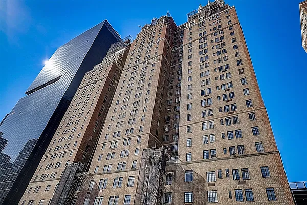 Sold by Redfin Real Estate | media 27