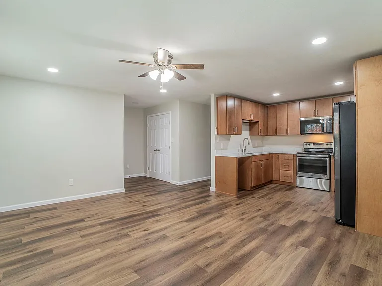 4901 Curzon Ave #105 — Photo 5