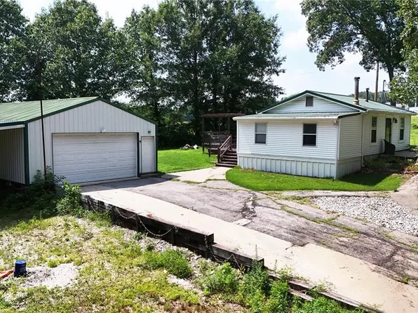 1145 Sunset Dr, Bloomsdale, MO 63627