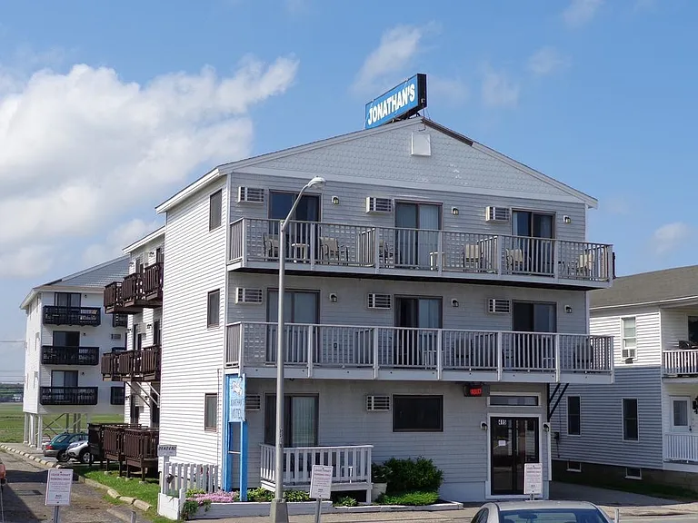 415 Ocean Blvd — Photo 10