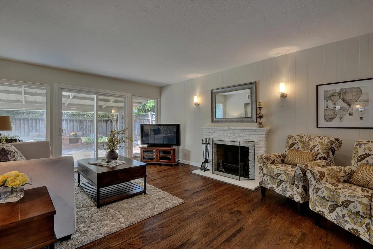 4 bed, 2.0 bath, 1421 sqft, $6,200 — Photo 3