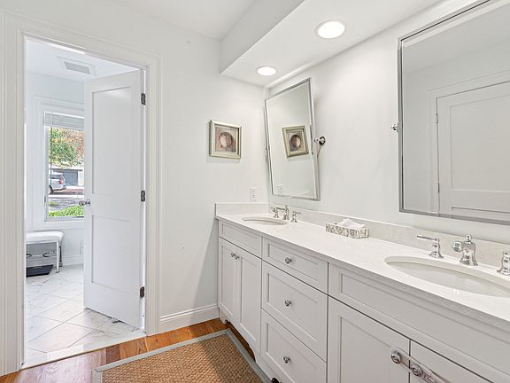 3rd image of 8 Brandywine Ln #8